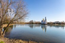 Дом с видом на озеро КП Монолит