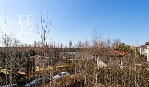 Дом с видом на озеро КП Монолит.