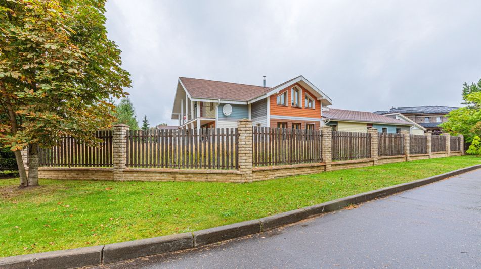 Дом с бассейном в Пестово