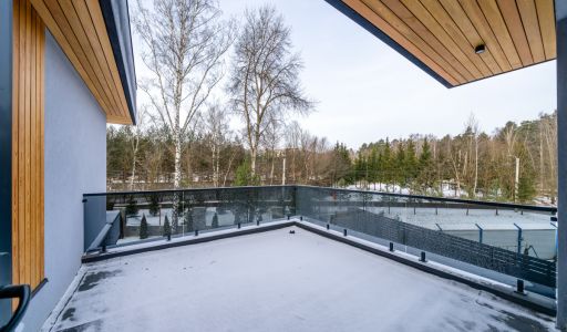 Новый дом около леса 9 км от МКАД