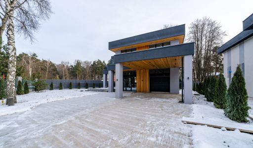 Новый дом около леса 9 км от МКАД