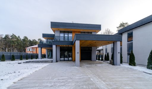 Новый дом около леса 9 км от МКАД