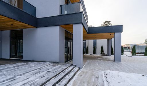 Новый дом около леса 9 км от МКАД