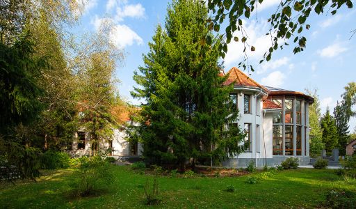 Усадьба в поселке Аксаково