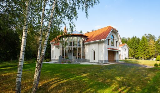 Усадьба в поселке Аксаково