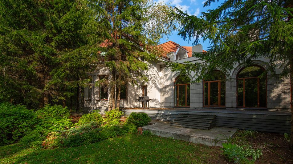 Усадьба в поселке Аксаково