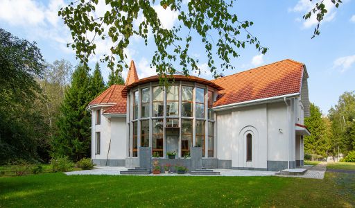 Усадьба в поселке Аксаково