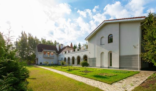 Усадьба в поселке Аксаково