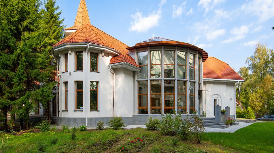 Усадьба в поселке Аксаково