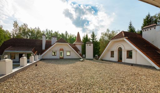 Усадьба в поселке Аксаково