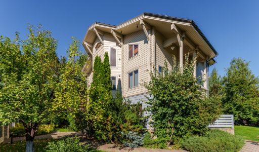 Дом с бассейном в КП Лазурь