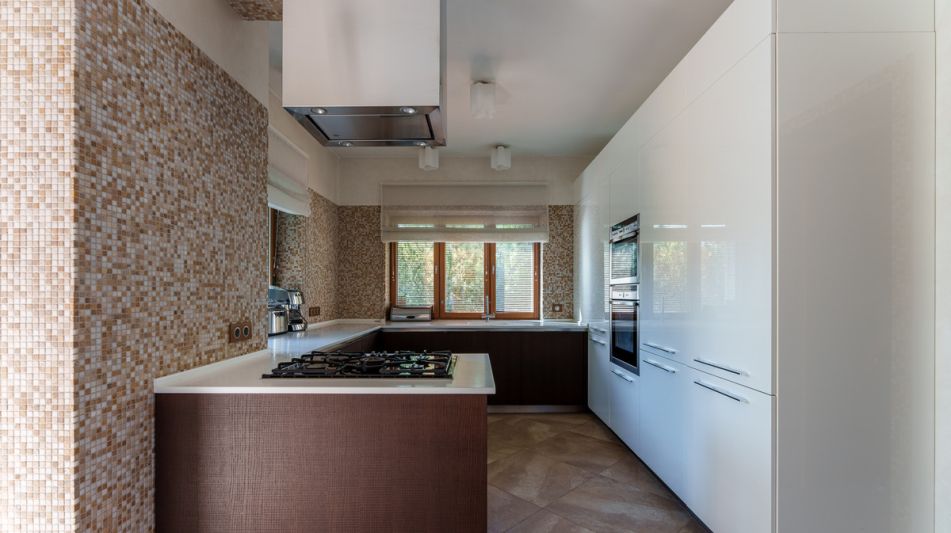 Дом с бассейном в КП Лазурь