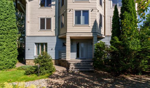 Дом с бассейном в КП Лазурь