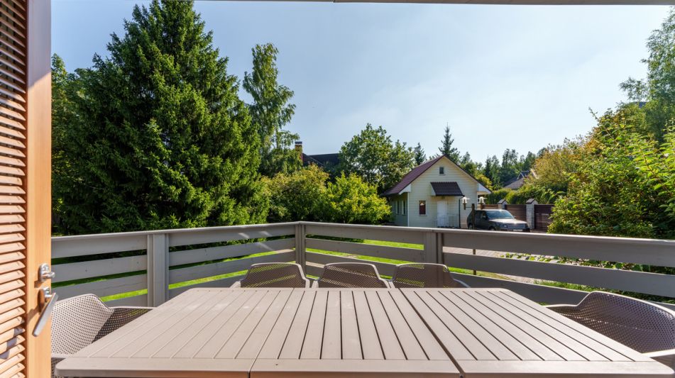 Дом с бассейном в КП Лазурь