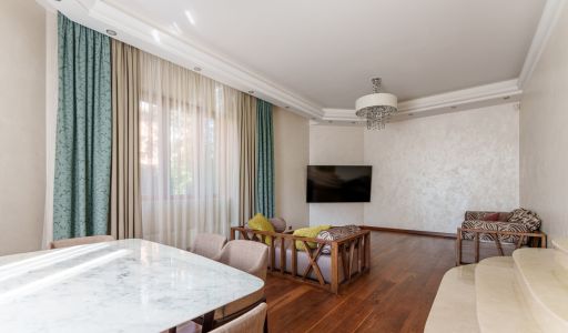 Дом с бассейном в КП Лазурь