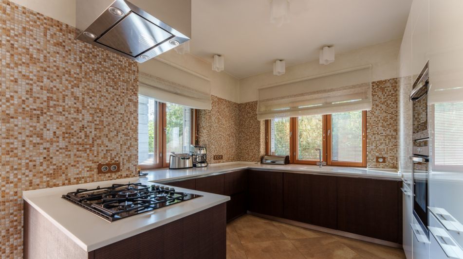 Дом с бассейном в КП Лазурь