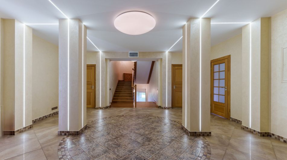 Дом с бассейном в КП Лазурь