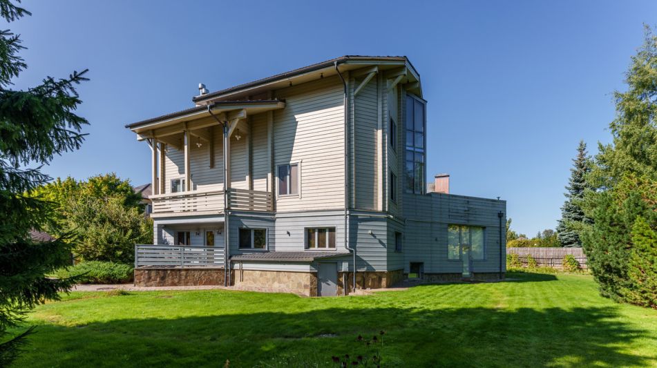 Дом с бассейном в КП Лазурь