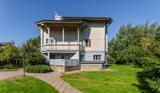 Дом с бассейном в КП Лазурь