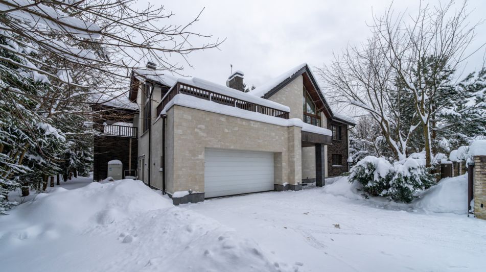 Дом с видом на озеро в КП Пестово