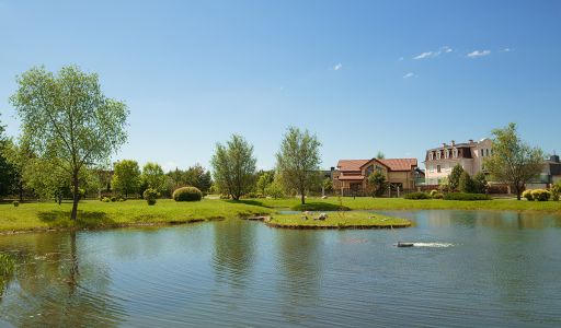 Дом с видом на озеро в КП Пестово