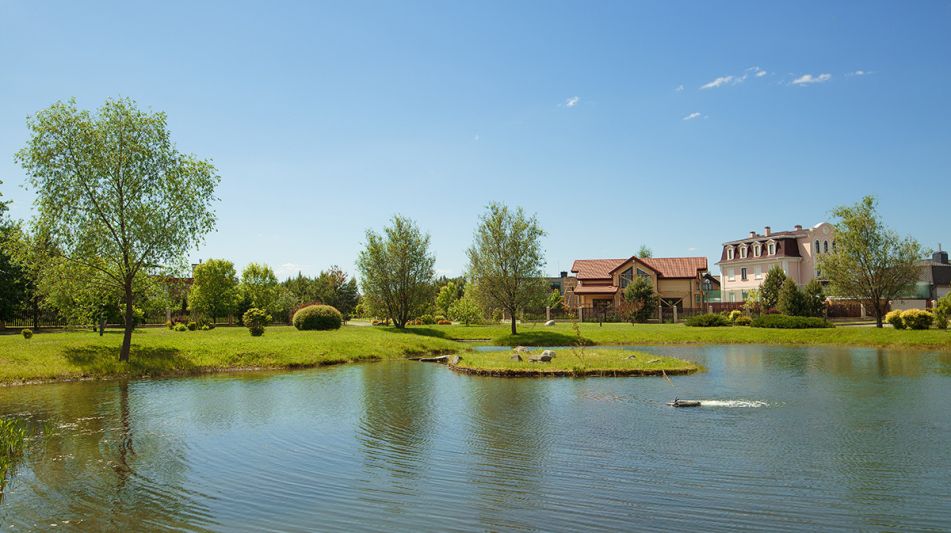 Дом с видом на озеро в КП Пестово