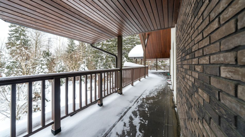 Дом с видом на озеро в КП Пестово