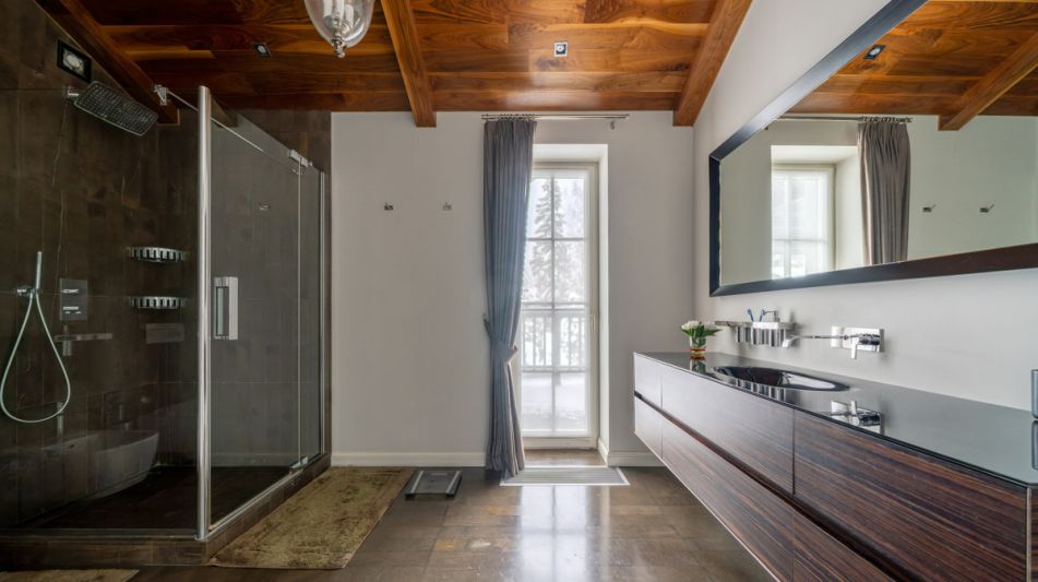 Дом с видом на озеро в КП Пестово