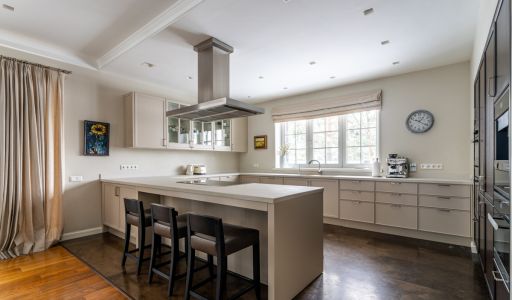 Дом с видом на озеро в КП Пестово