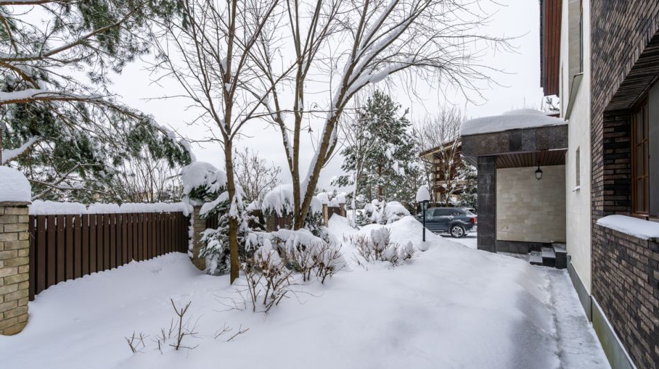 Дом с видом на озеро в КП Пестово