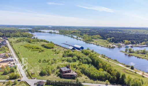 Дом на берегу в КП Аврора