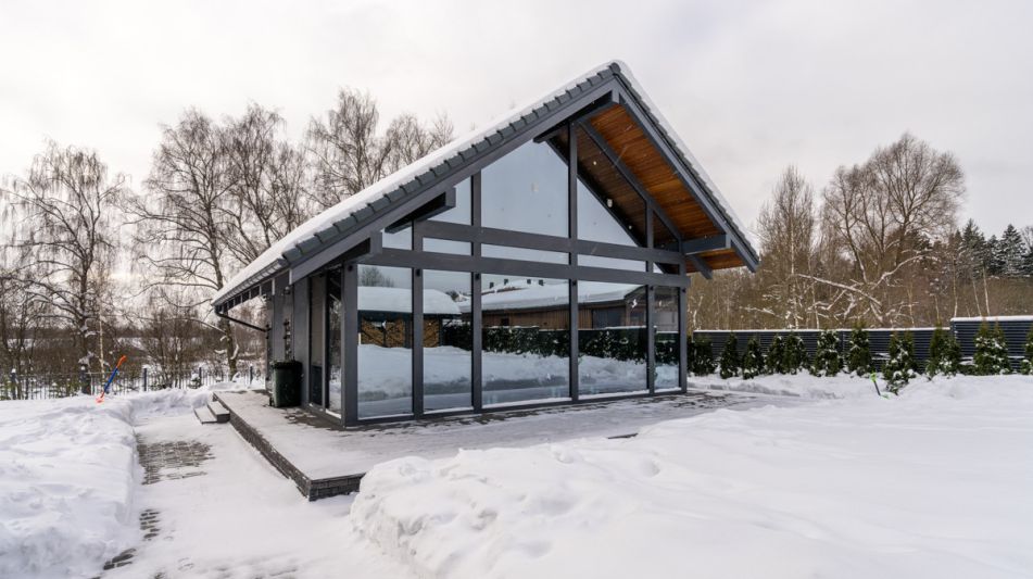 Дом на берегу в КП Аврора