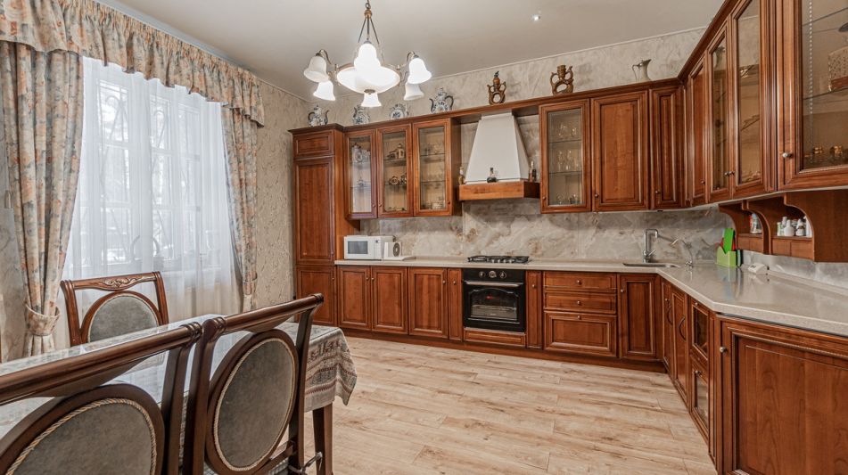 Кирпичный дом в Валентиновке