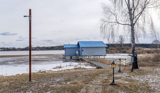 Участок на первой линии Волги