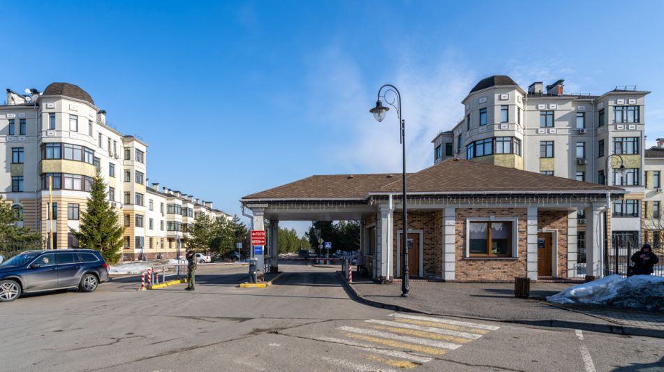 Участок у озера в КП Павлово-2