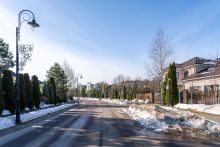 Участок у озера в КП Павлово-2