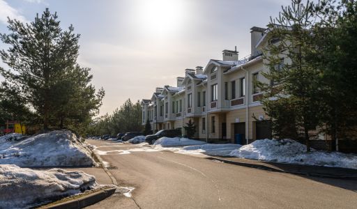 Участок у озера в КП Павлово-2