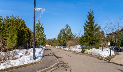 Участок у озера в КП Павлово-2