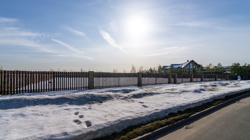 Участок у озера в КП Павлово-2