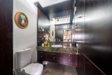 Дом на лесном участке в Бенилюксе