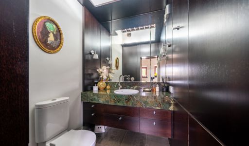 Дом на лесном участке в Бенилюксе