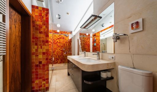 Дом на лесном участке в Бенилюксе