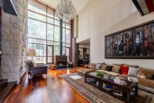 Дом на лесном участке в Бенилюксе