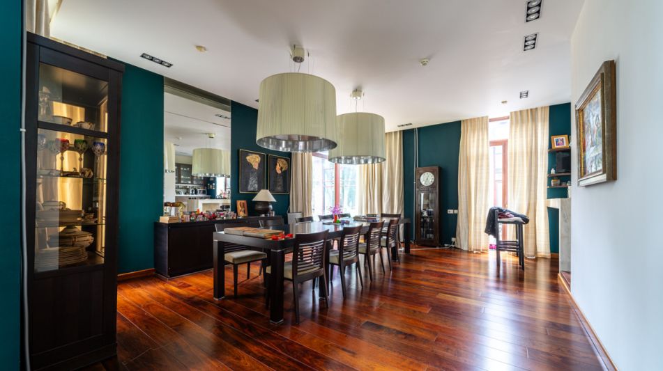 Дом на лесном участке в Бенилюксе