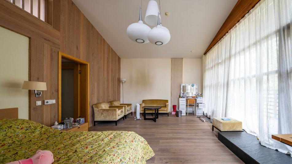 Дом на лесном участке в Бенилюксе