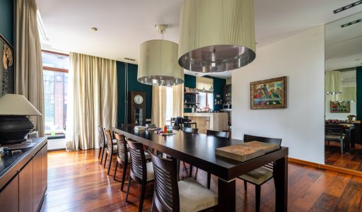 Дом на лесном участке в Бенилюксе