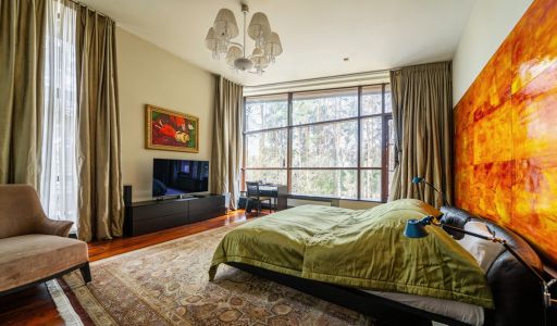 Дом на лесном участке в Бенилюксе