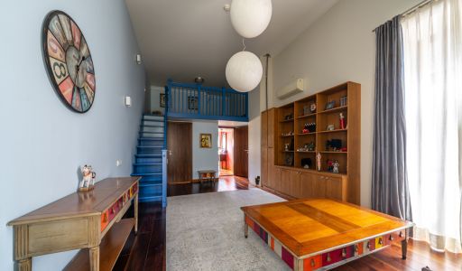 Дом на лесном участке в Бенилюксе