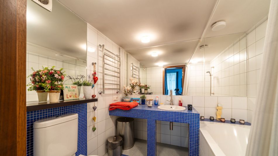 Дом на лесном участке в Бенилюксе