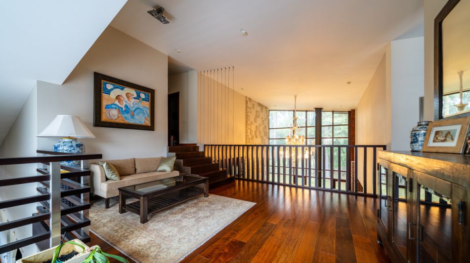 Дом на лесном участке в Бенилюксе